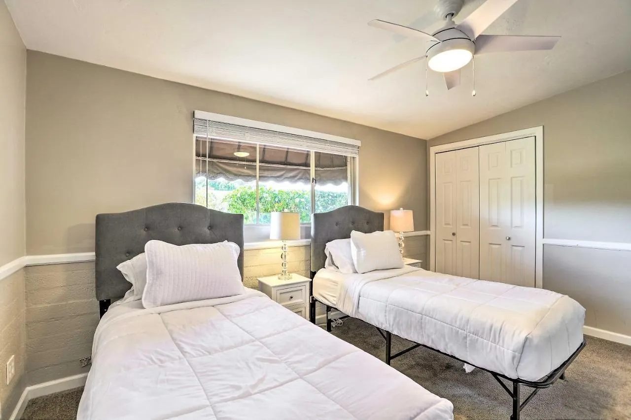 Phoenix Home With Pool And Foosball, 7 Mi To Downtown Holiday home